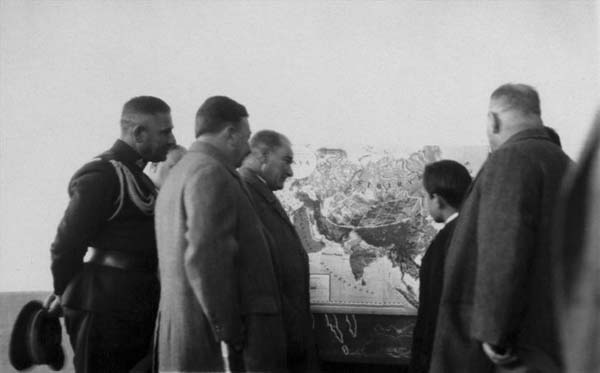 Atatürk-az-bilinen-fotoğraf26